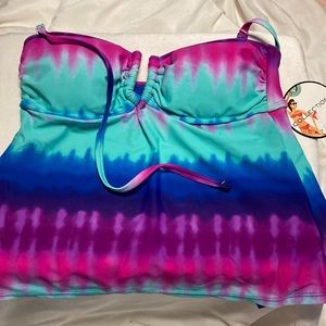 Catalina swim top NWT